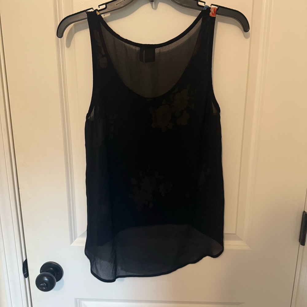 Paper Crane Black Floral Tank Top - Picture 5 of 6
